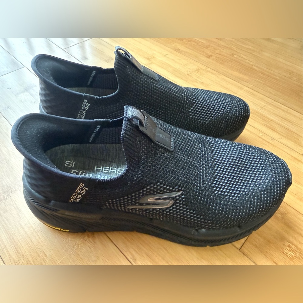 Skechers Wide Fit Slip in Memory Foam Sneakers Shoes Mens  Size 8.5